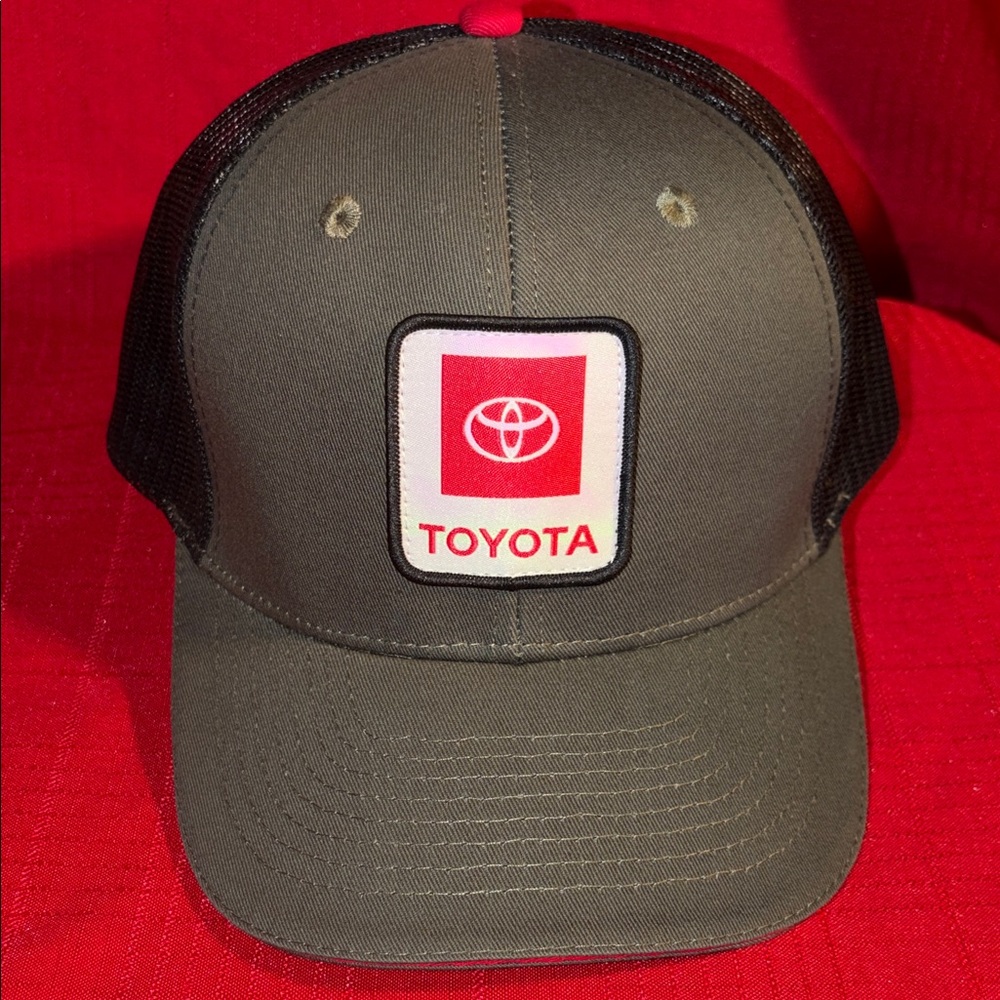 TOYOTA MESH TRUCKER STYLE SNAPBACK CAP HAT